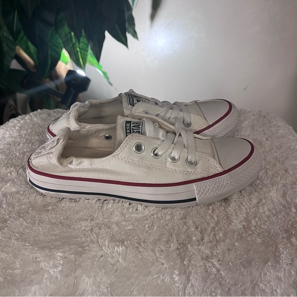 Converses - Picture 2 of 7